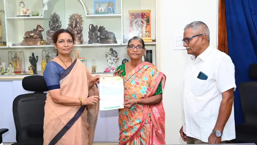 పాణ్యం: రూ17.77 లక్షల సీఎం రిలీఫ్ ఫండ్ చెక్కులు పంపిణీ చేసిన, MLA గౌరు చరిత రెడ్డి - India News